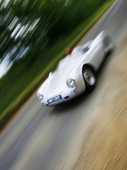 Porsche 550 spyder in action.